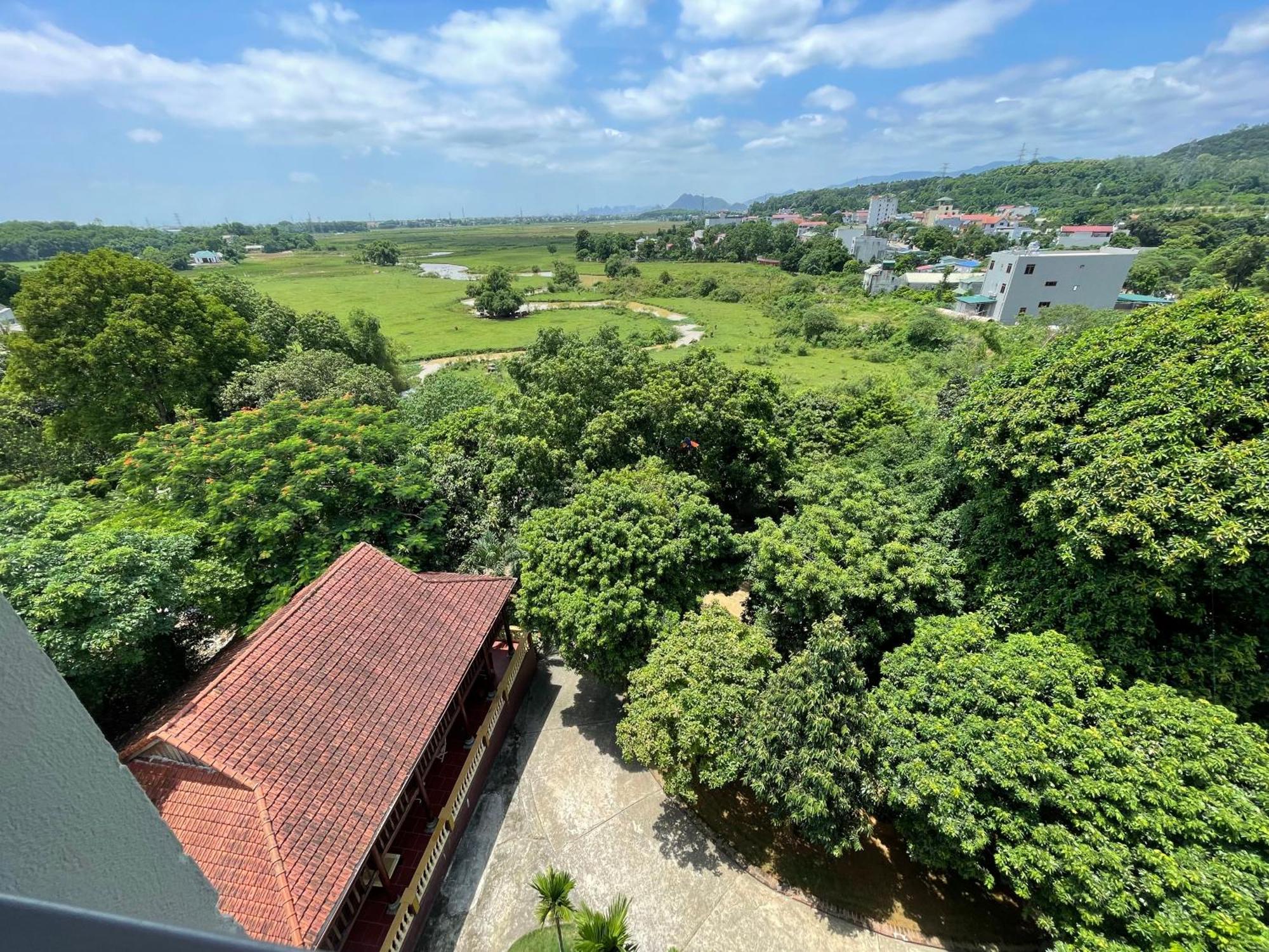 Thien Binh Hotel Hòa Bình Exterior foto