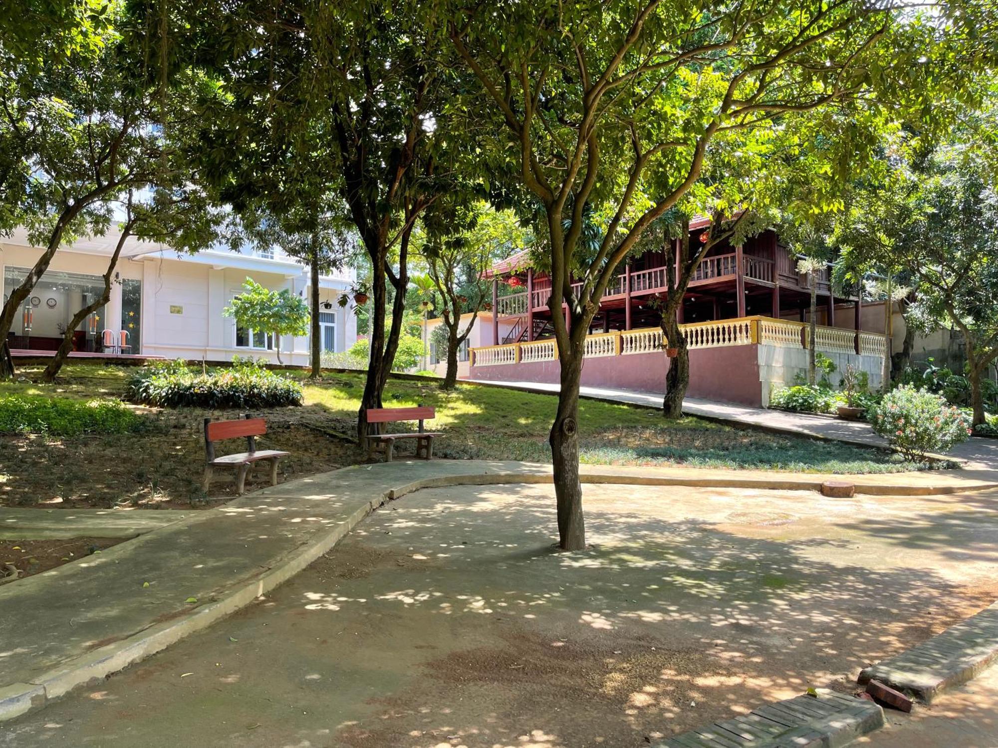 Thien Binh Hotel Hòa Bình Exterior foto