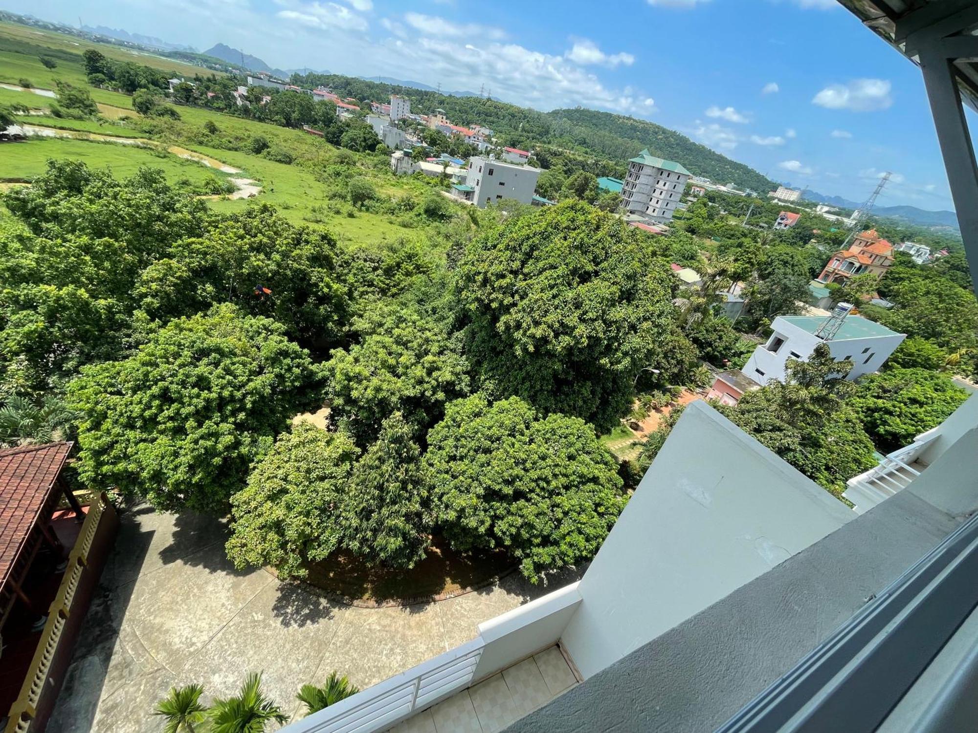 Thien Binh Hotel Hòa Bình Exterior foto