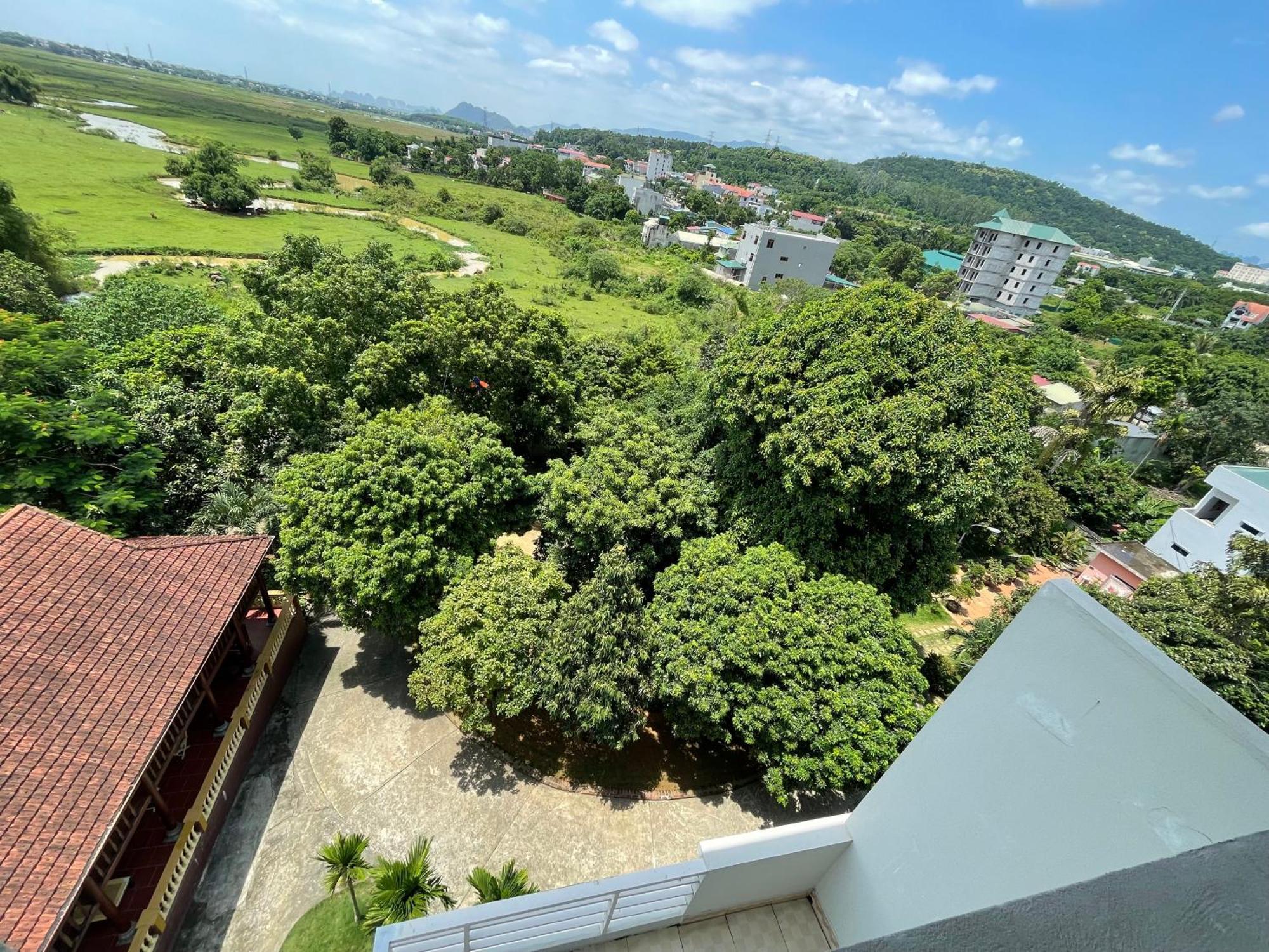Thien Binh Hotel Hòa Bình Exterior foto